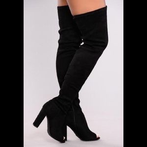 Long black boots open toe